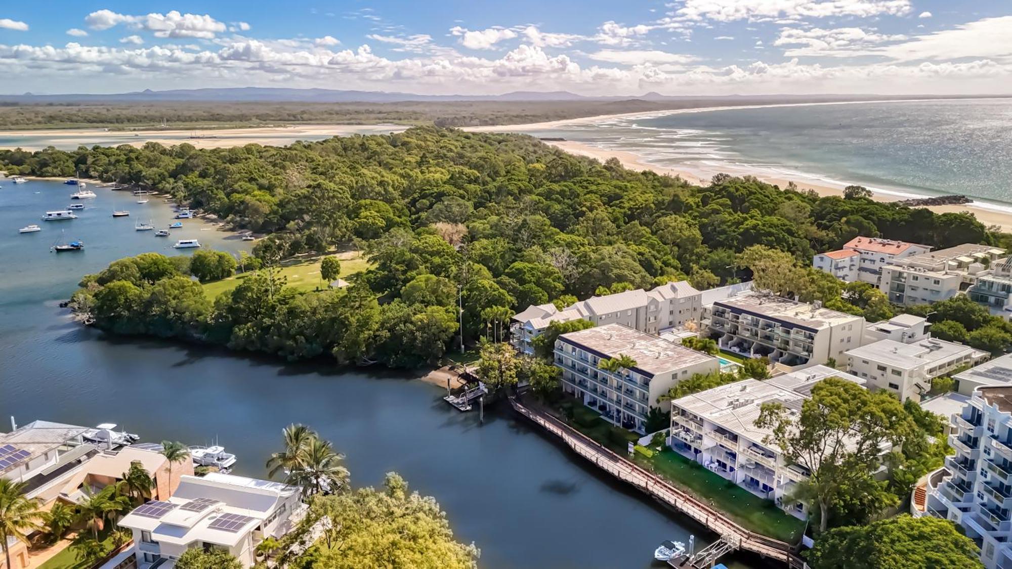 Jacaranda Noosa Aparthotel Bagian luar foto