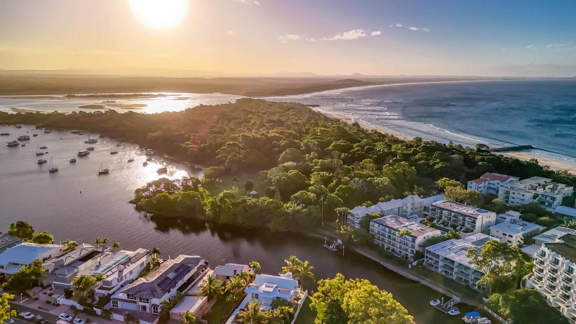 Jacaranda Noosa Aparthotel Bagian luar foto